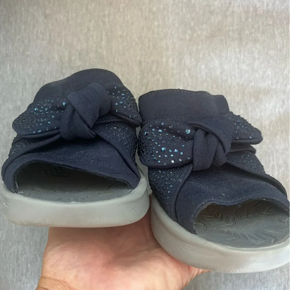 BZEES Womens Smile Bright Slide Sandal Slip-On Bow Rhinestone Navy Blue Size 6M